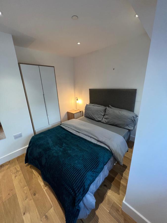 Lovely Apartment In The Centre Of Croydon Eksteriør billede