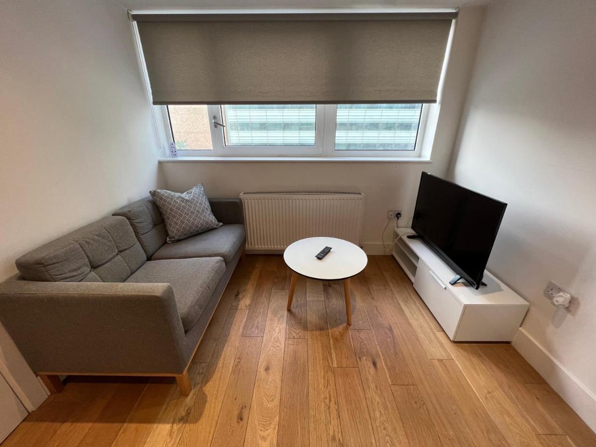 Lovely Apartment In The Centre Of Croydon Eksteriør billede