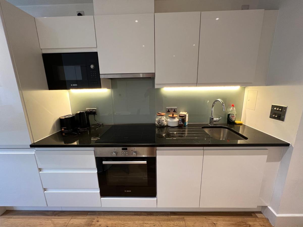 Lovely Apartment In The Centre Of Croydon Eksteriør billede